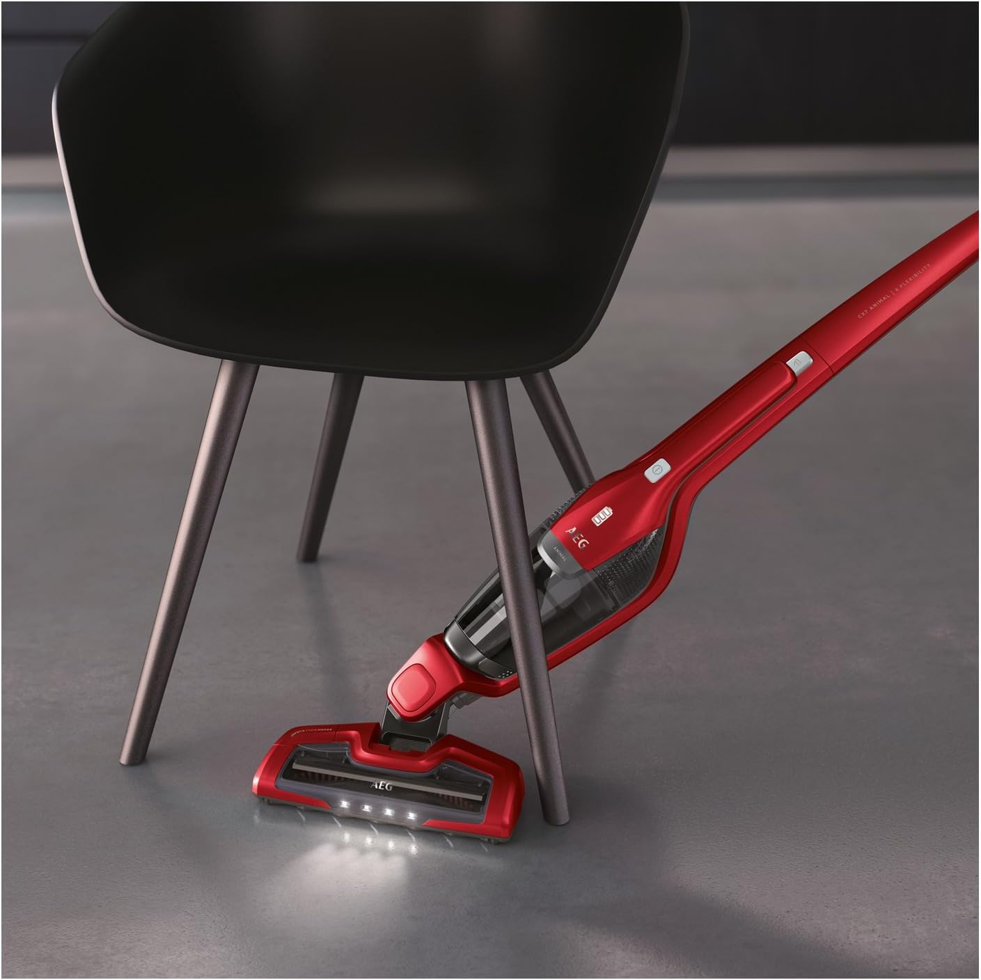 AEG Ergorapido CX7-2-45AN 2-in-1 Cordless Vacuum Cleaner, Bagless, Pet Hair Nozzle, Up to 45 Minutes Running Time, Freestanding, 180° Swivel, Brush Cleaning Function, LED Light, Red, Exclusive to Portable Red Chili - تصویر 5