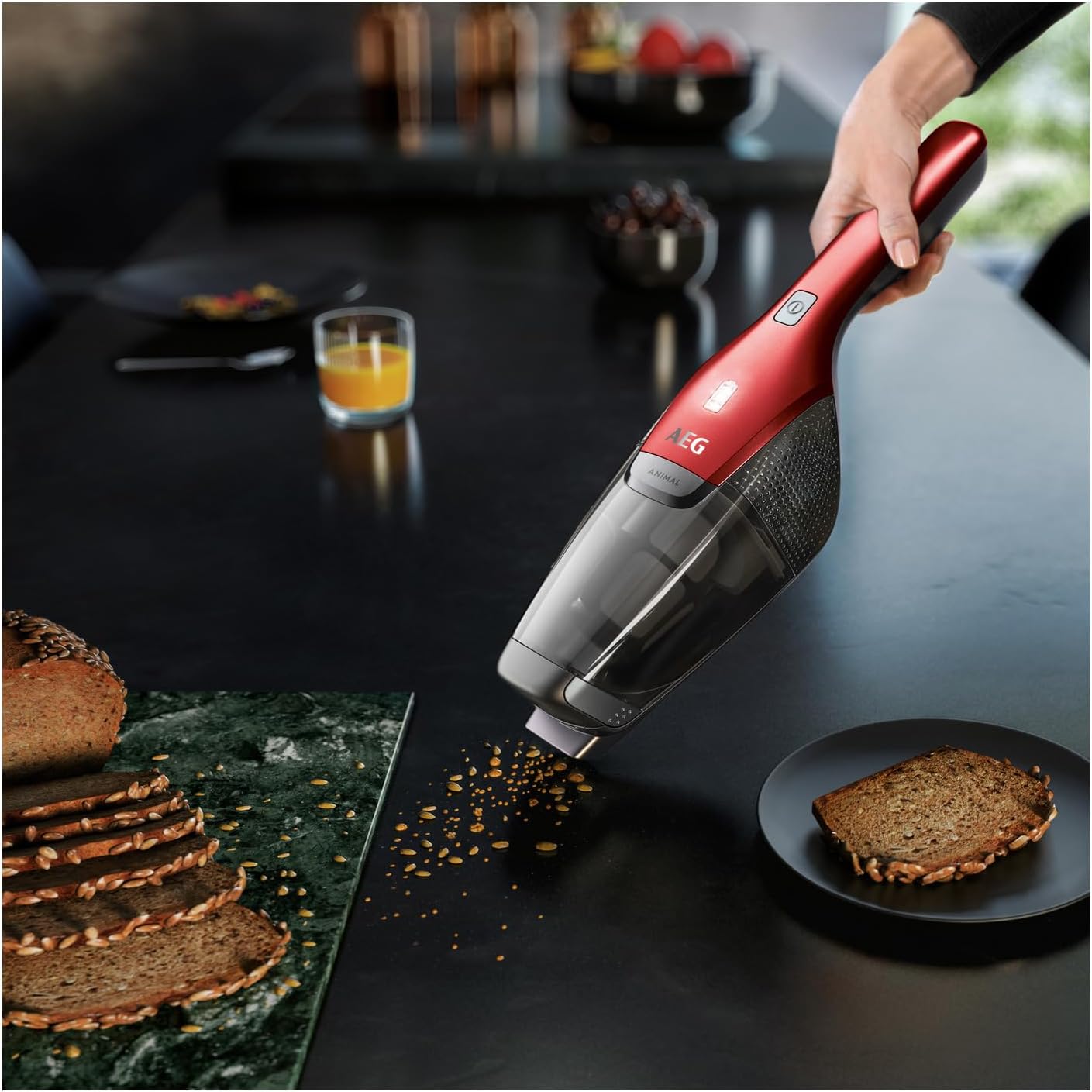 AEG Ergorapido CX7-2-45AN 2-in-1 Cordless Vacuum Cleaner, Bagless, Pet Hair Nozzle, Up to 45 Minutes Running Time, Freestanding, 180° Swivel, Brush Cleaning Function, LED Light, Red, Exclusive to Portable Red Chili - تصویر 8