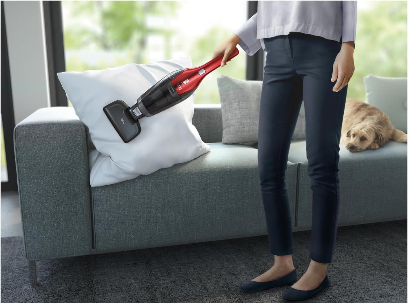 AEG Ergorapido CX7-2-45AN 2-in-1 Cordless Vacuum Cleaner, Bagless, Pet Hair Nozzle, Up to 45 Minutes Running Time, Freestanding, 180° Swivel, Brush Cleaning Function, LED Light, Red, Exclusive to Portable Red Chili - تصویر 7